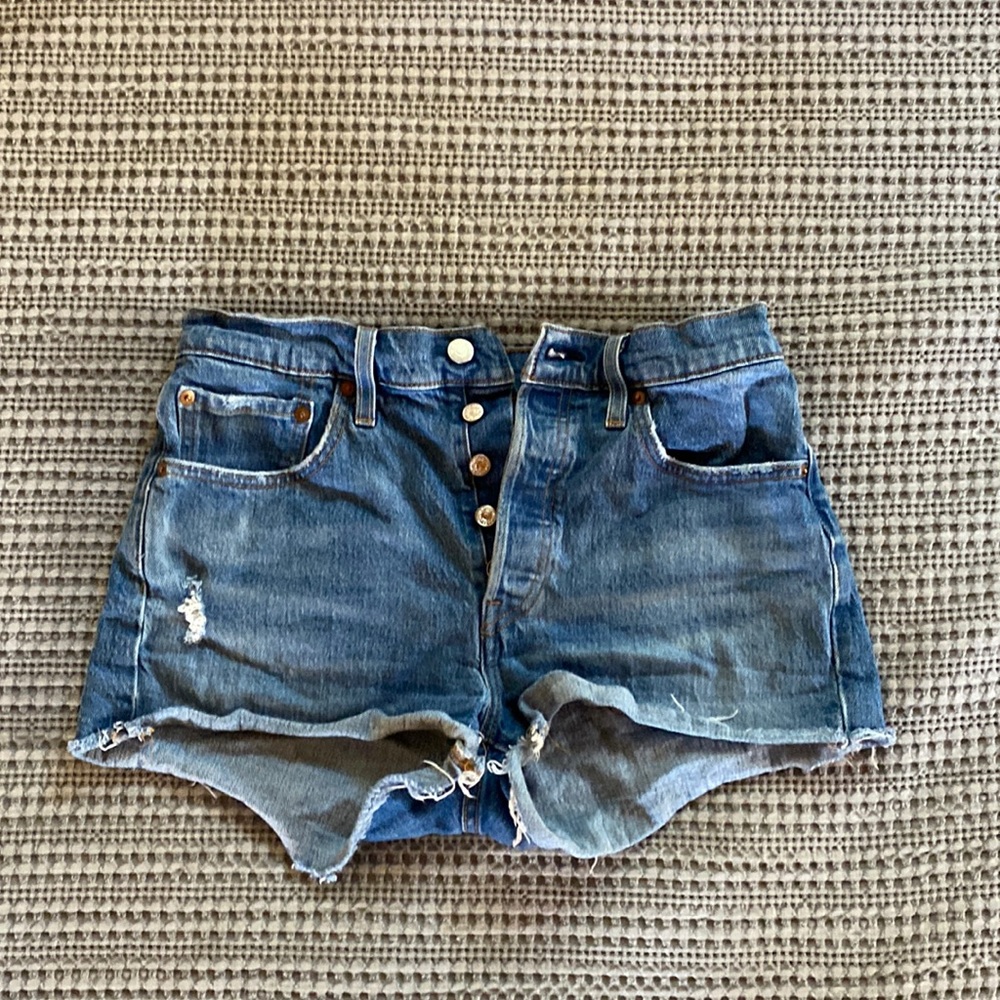 Levi’s 501 cut off shorts